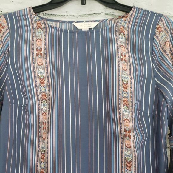 Lauren Conrad Pink Blue Shirt Long Sleeve Patterened bell sleeve blouse Size xs - Picture 6 of 7